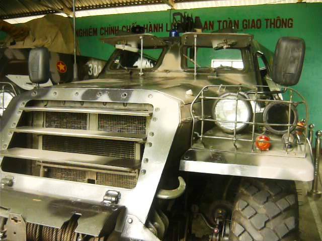 Clip khám phá xe thiết giáp BTR 152 đối phó bão Haiyan - ảnh 13