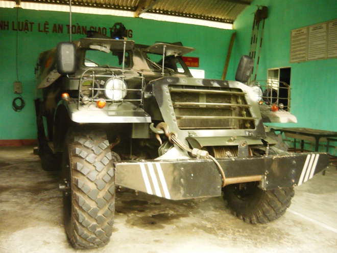 Clip khám phá xe thiết giáp BTR 152 đối phó bão Haiyan - ảnh 16
