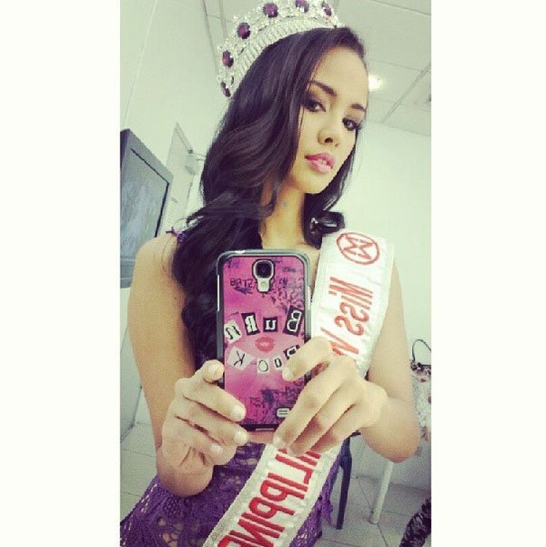 Những hình ảnh đời thường thú vị của tân Hoa hậu Thế giới - ảnh 10