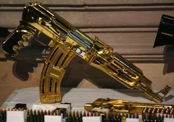 Những khẩu súng dát vàng lừng danh thế giới - ảnh 5