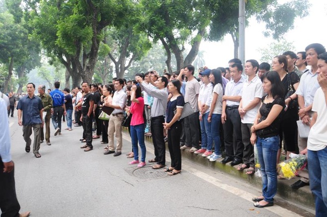 Cận cảnh Lựu pháo và xe đặc chủng diễn tập lễ tang Đại tướng - ảnh 8