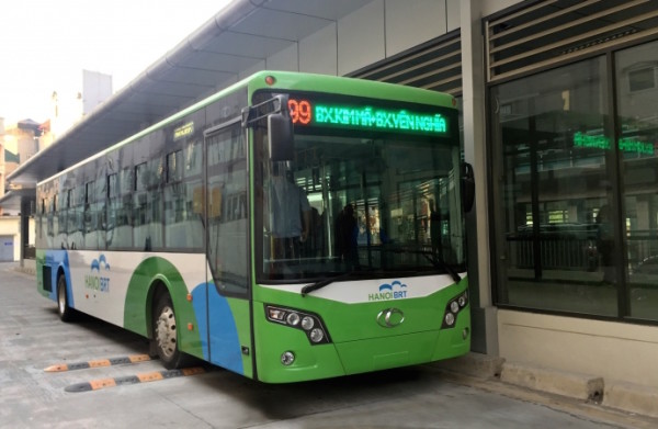 Nghe VietNamNet: Chủ tịch Nguyễn Đức Chung: ‘Nhiều trục đường chính sẽ có làn ưu tiên cho buýt nhanh’