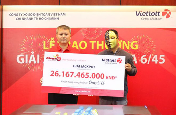 Nghe VietNamNet: Kết quả Vietlott: Khách hàng ngoại quốc trúng Jackpot hơn 26 tỷ đồng