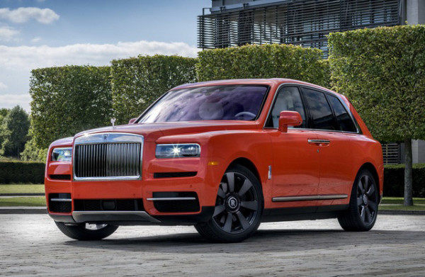 Triệu hồi Rolls-Royce Phantom, Cullinan do lỗi camera lùi