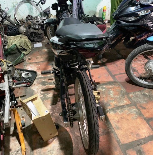 Xuyên đêm sửa miễn phí xe máy bị ngập nước  Chi tiết tin  Công An Đà Nẵng