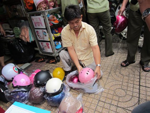 Dễ mắc lừa khi mua mũ bảo hiểm “chính chủ” - ảnh 1