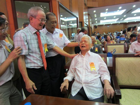 “Anh Ba già! Em Thắng nè, lính thông tin của anh nè!