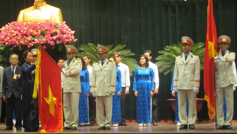 “Anh Ba già! Em Thắng nè, lính thông tin của anh nè!