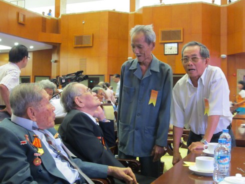 “Anh Ba già! Em Thắng nè, lính thông tin của anh nè!