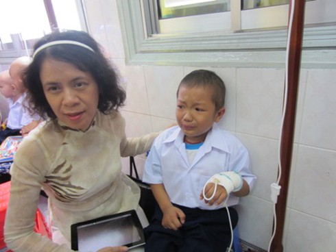 Khai giảng cảm động ở lớp học “đầu trọc” - ảnh 2