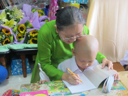 Khai giảng cảm động ở lớp học “đầu trọc” - ảnh 3