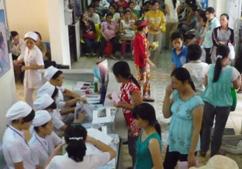 Sản phụ ngồi nhà nhận kết quả xét nghiệm - ảnh 1