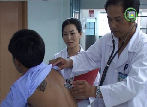 Một ngày sống với dân chơi “ngáo đá”, tưởng mình là siêu nhân - ảnh 2