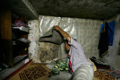 Căn nhà chỉ có thể ngồi, quỳ, bò, nằm ở trung tâm Hà Nội - ảnh 6