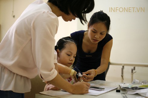 Cuộc sống nghị lực của cháu bé không tay chân - ảnh 2