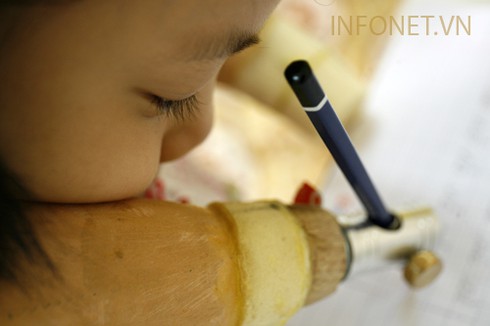 Cuộc sống nghị lực của cháu bé không tay chân - ảnh 3