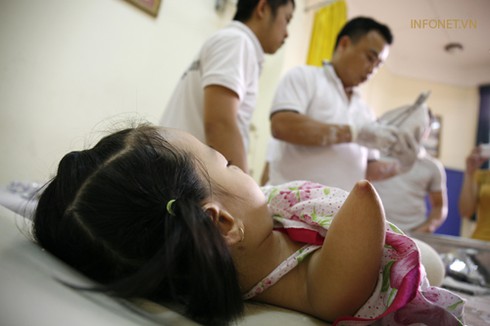 Cuộc sống nghị lực của cháu bé không tay chân - ảnh 8