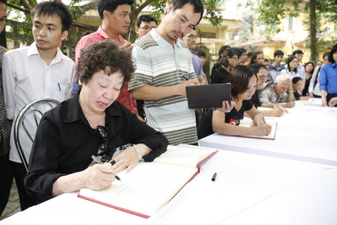 Vượt ngàn cây số về Hà Nội khóc thương Đại tướng - ảnh 9