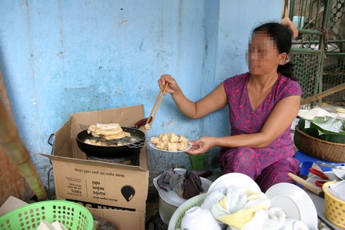 Bún đậu mắm tôm: Thực khách ăn món