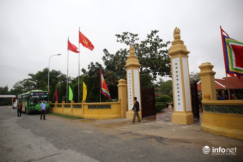 Khu lưu niệm Nguyễn Du thu hút du khách thập phương - ảnh 1