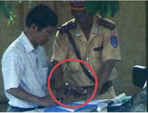 Cảnh sát giao thông: tham nhũng phổ biến nhất - ảnh 1