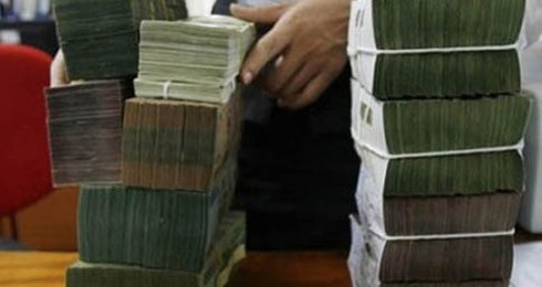 NHNN chỉ đạo các ngân hàng xử lý rủi ro - ảnh 1