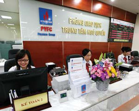 Mua ngân hàng 0 đồng vẫn đắt - ảnh 1