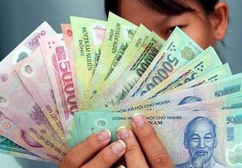 Ai cũng khó, tiền chảy đi đâu hết? - ảnh 1