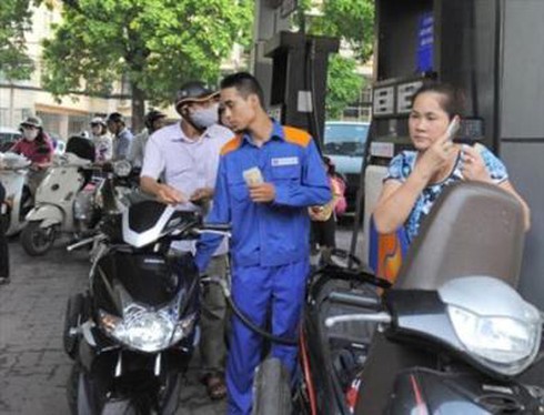 Giá xăng dầu thấp hơn khu vực 2000-5000 đồng/lít - ảnh 1