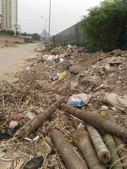 Hàng trăm bãi rác bủa vây các chung cư hiện đại nhất Hà Nội - ảnh 5