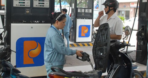 Xăng giảm giá 310 đồng/lít - ảnh 1