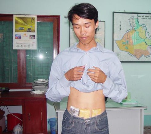 Thủ đoạn cất giấu vàng và ngoại tệ do Hải quan An Giang phát hiện