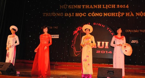 Nữ sinh thanh lịch ĐH Công Nghiệp khoe sắc yêu kiều - ảnh 1