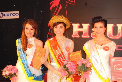 Nữ sinh thanh lịch ĐH Công Nghiệp khoe sắc yêu kiều - ảnh 9