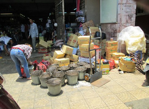 Thạch đen đựng trong xô 10.000 đồng/kg: Nhìn là sợ - ảnh 1