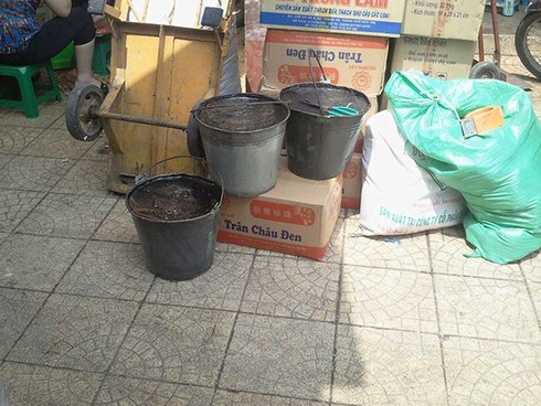 Thạch đen đựng trong xô 10.000 đồng/kg: Nhìn là sợ - ảnh 3