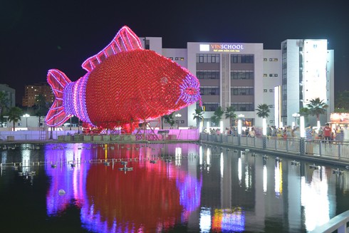 Vincom ra mắt Đèn lồng cá chép lập kỷ lục Guinness Việt Nam - ảnh 2