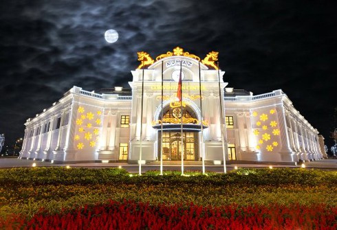 Trung tâm ẩm thực, mua sắm siêu sang Almaz khuyến mãi khách hàng - ảnh 1