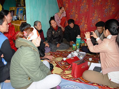 Vụ 2 thủy thủ mất tích: Mù mịt thông tin, người thân chờ vô vọng - ảnh 1