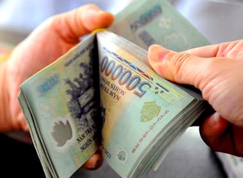 Trả lương chậm quá 15 ngày phải trả thêm tiền - ảnh 1