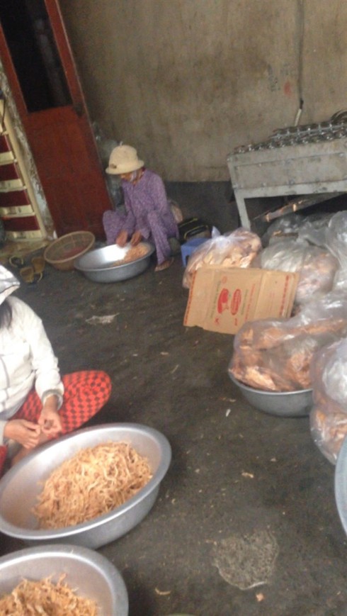 Mực tẩm ướp siêu bẩn... - ảnh 1