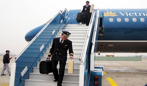 Bộ trưởng Thăng: Lợi nhuận VN Airlines cao thế, phải giảm giá cho bà con nhờ - ảnh 1