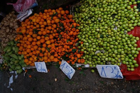 Chợ tạm ùn ùn thu tiền, chủ quầy