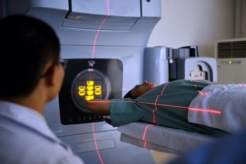 Khám, tư vấn miễn phí với chuyên gia ung bướu hàng đầu Hoa Kỳ tại Vinmec - ảnh 1