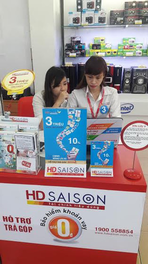 Lãi vay tiêu dùng 0%: Người trong cuộc nói gì về cáo buộc