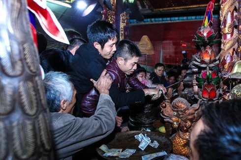 Shop TIN ngày 23/2: Báo chí kêu man rợ, hỗn loạn...Chính quyền: Chỉ là đùa cợt - ảnh 4