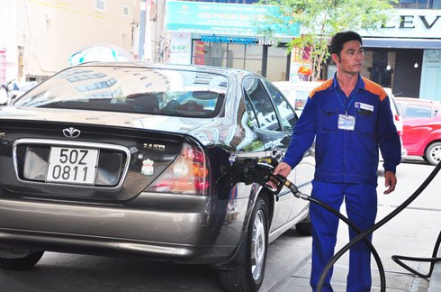 Petrolimex lãi khủng ngàn tỷ đồng nhờ giá xăng dầu giảm mạnh - ảnh 1