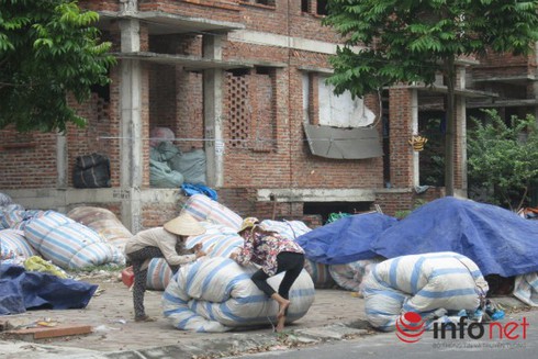 Buôn đồng nát ở biệt thự triệu đô: Hiếm khi mua được... bom(!) - ảnh 1