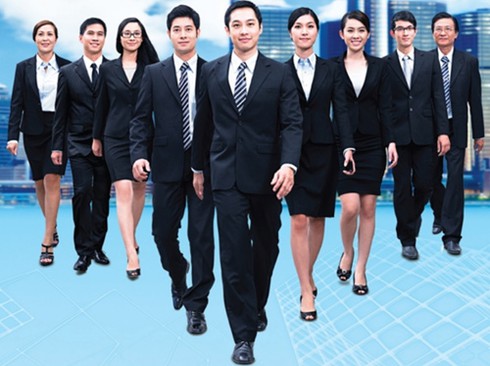 Nhân sự ngân hàng ghi ở hành lang - ảnh 1