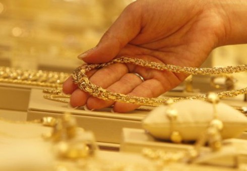 Giá vàng hôm nay 20/5 giảm rất ít, vàng thế giới lao dốc mạnh - ảnh 1